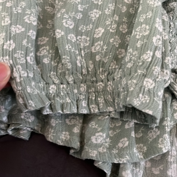 Hollister off shoulder crop - Picture 4 of 5